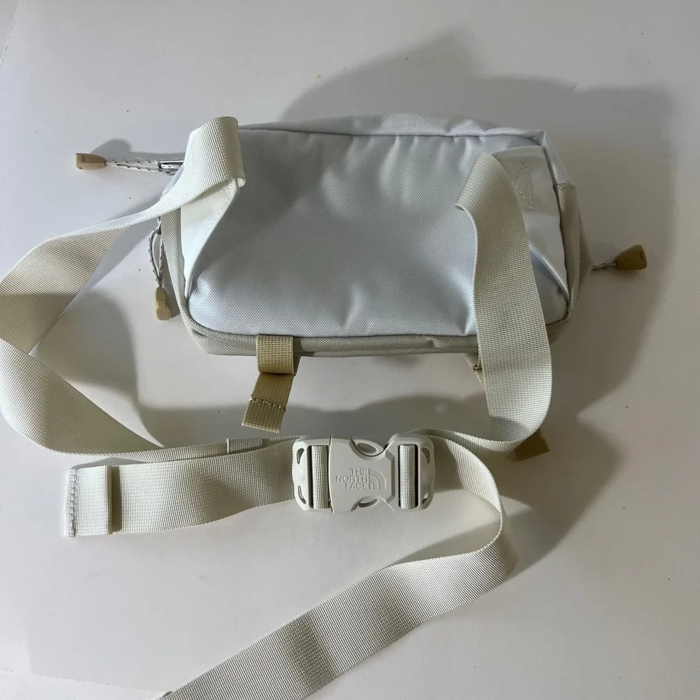 The North Face Base Camp Lumbar Bag Fanny Pack White Ash /Calac NWT